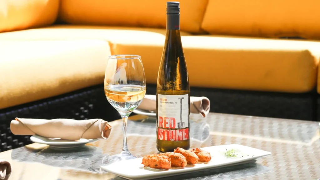 St Lawrence Market Bus Tour Stop for Drinks and Dining Toronto